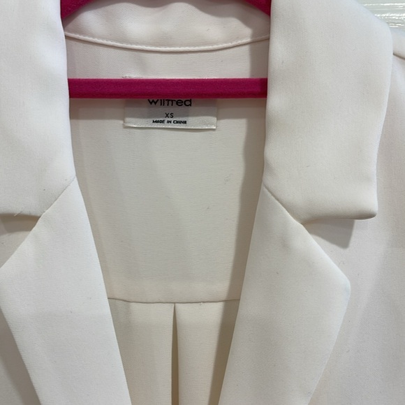 Aritzia Wilfred button up blouse size XS - Picture 2 of 6